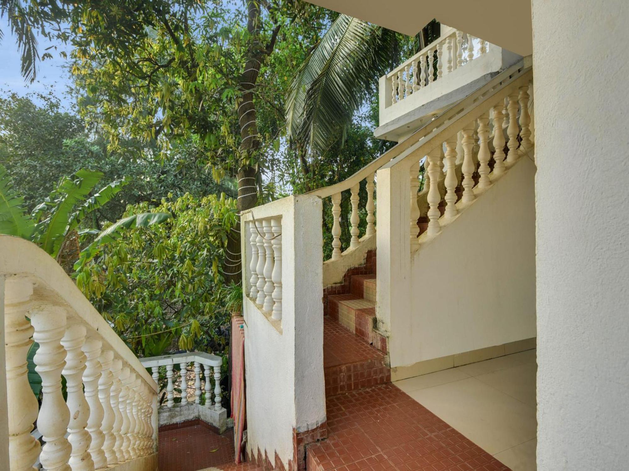 Collection O Morjim Sea Wave Hotel Exterior foto
