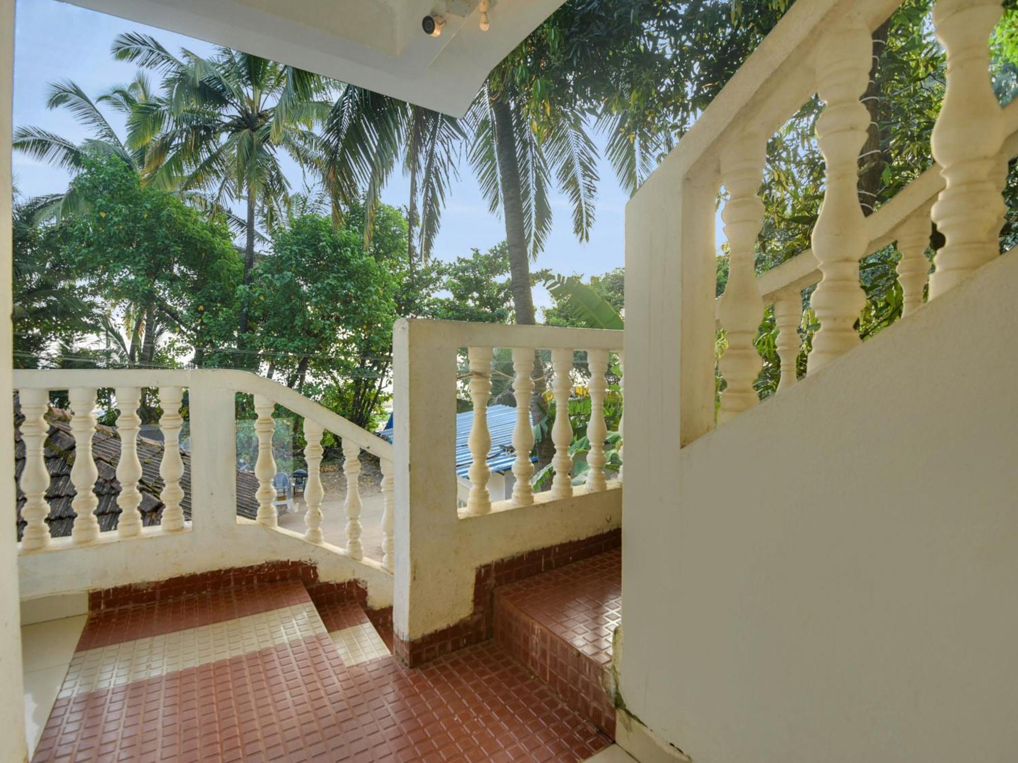 Collection O Morjim Sea Wave Hotel Exterior foto