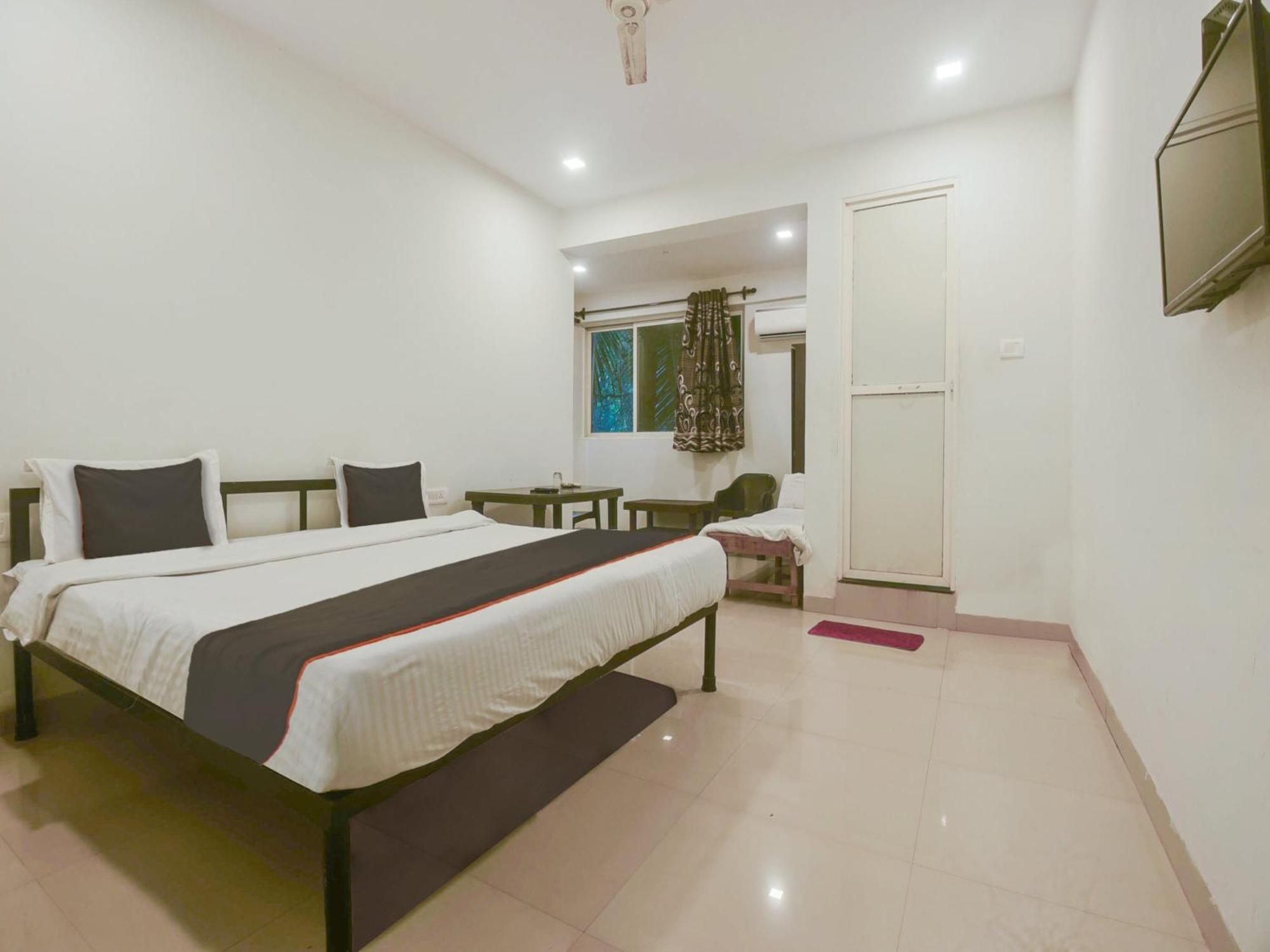 Collection O Morjim Sea Wave Hotel Exterior foto
